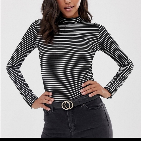 PrettyLittleThing High Neck Stripe Top - Picture 1 of 2